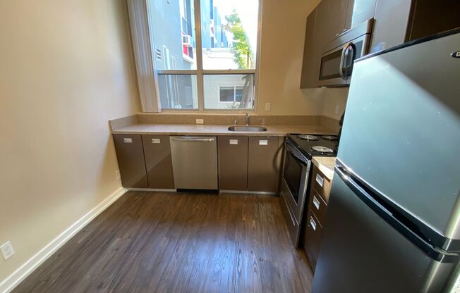 2 beds, 1.5 baths, $1,995, Unit 114