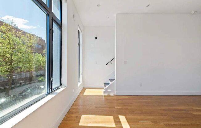 1305 GREENE AVE