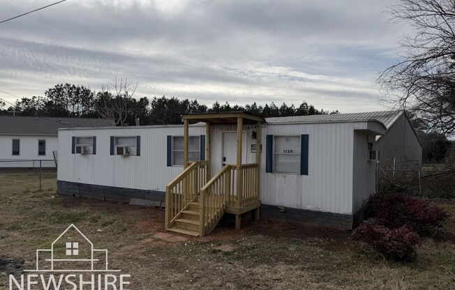 Comfortable 2 Bed 1 Bath Home