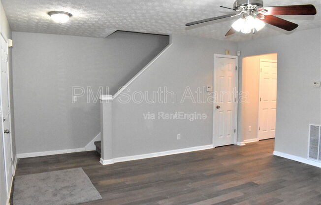 5798 STRATHMOOR MNR CIR