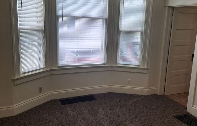 4 Bedroom near Lakeside Park