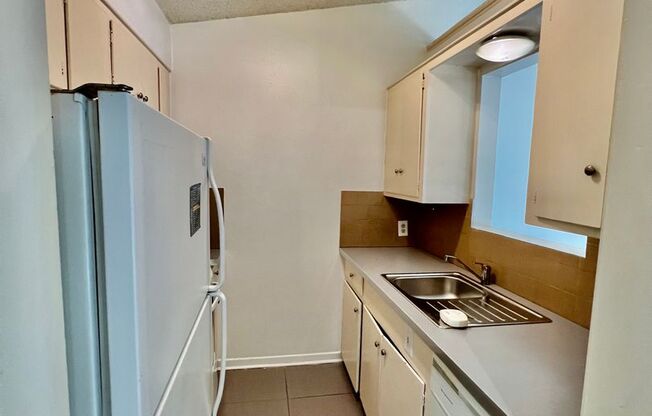 1 bed, 1 bath, $1,300, Unit 2