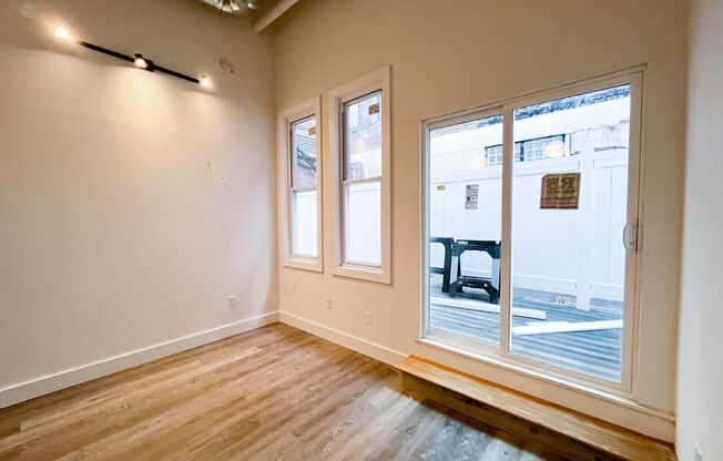 2 beds, 1 bath, 950 sqft, $1,895, Unit 518