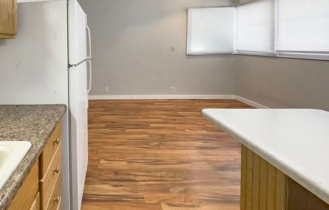 Studio, 1 bath, 300 sqft, $725, Unit Apt. 13