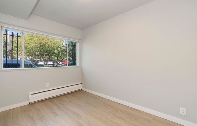 2 beds, 1 bath, 800 sqft, $2,145, Unit 333