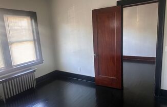 1 bed, 1 bath, $850, Unit 2