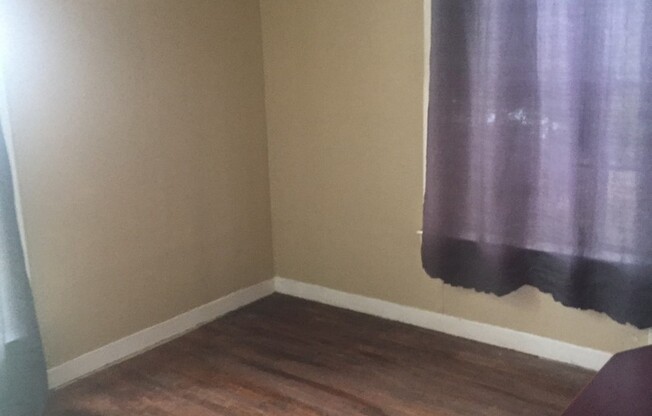 3 beds, 1 bath, $1,600