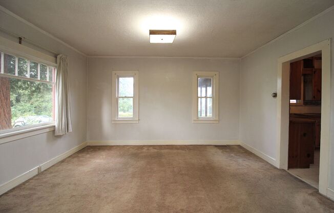 3 Bed/1 Bath Craftsman Home – Oregon City