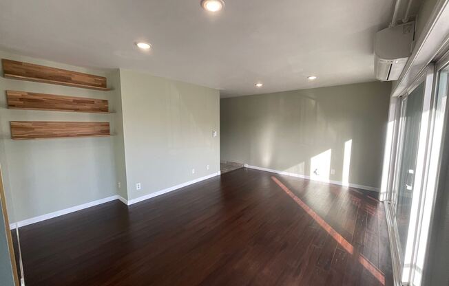 4595 Calfornia Ave. # 205
