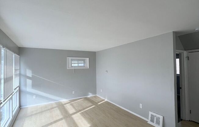 4 Bedroom, 1 bathroom Single-Family Home in Penn Hills- Stainless Appliances and All New Flooring!!