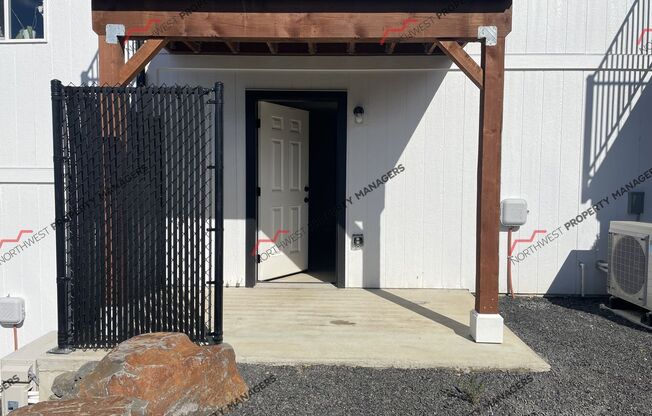 2 beds, 2.5 baths, 1,069 sqft, $1,695, Unit #U-11