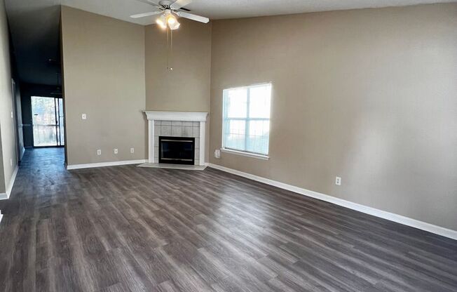 2 Bed/ 2 Bath With Large Back Deck