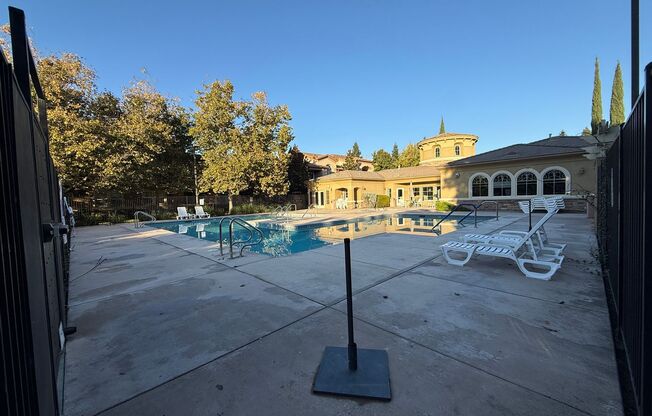 1 bed, 1 bath, $1,900, Unit #728