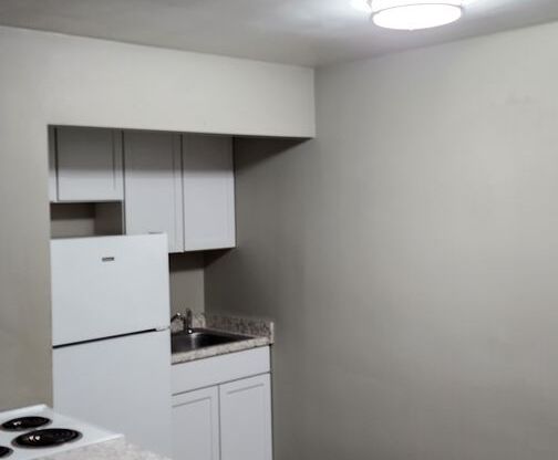 1 bed, 1 bath, 400 sqft, $625, Unit 01