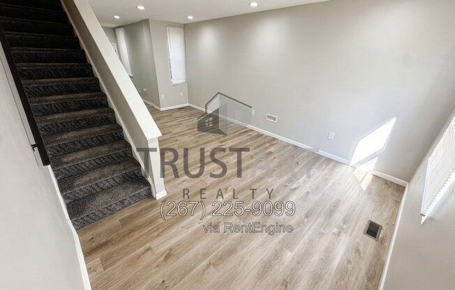3 beds, 1 bath, 895 sqft, $1,350