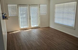 2 beds, 1 bath, 873 sqft, $2,975