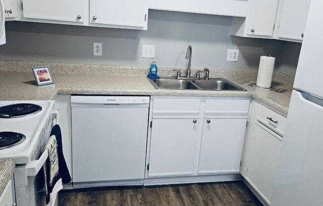 2 beds, 2 baths, 1,020 sqft, $1,195, Unit 1413