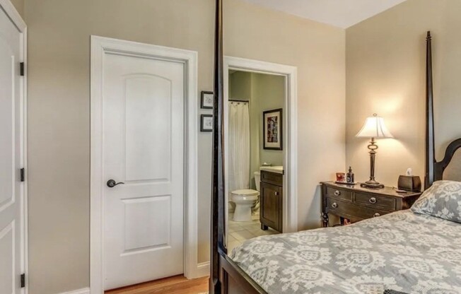 2 beds, 2 baths, 940 sqft, $3,000, Unit 5-2