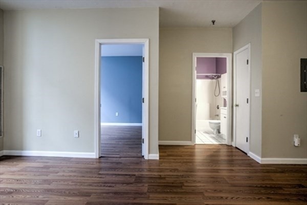 1 bed, 1 bath, 774 sqft, $2,000, Unit B37