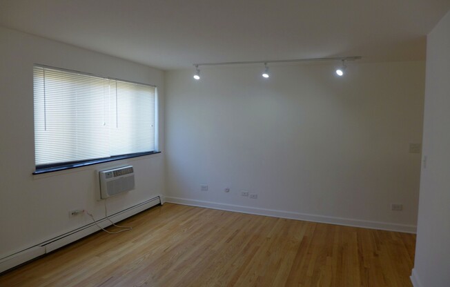 Foster Beach Apartments