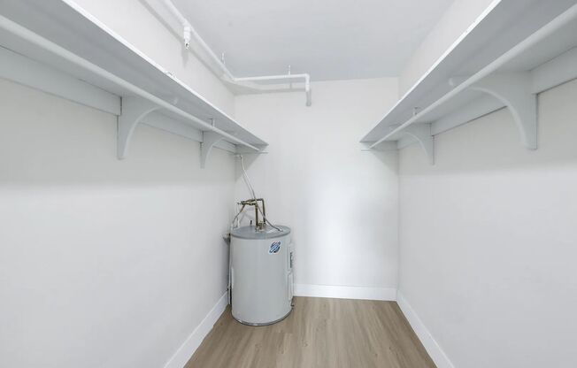 1 bed, 1 bath, 770 sqft, $1,325, Unit 701 (Renovated)