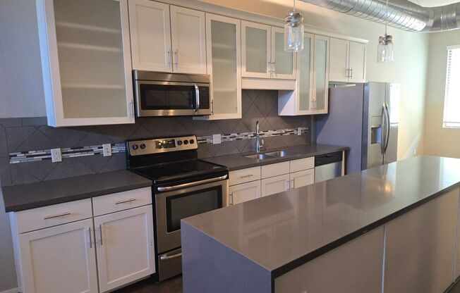 3 beds, 3.5 baths, $2,700