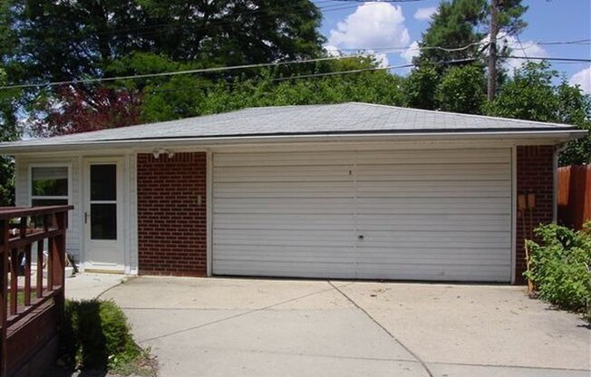 3 bed, 1.5 bath ranch for rent in Livonia