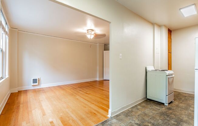 Studio, 1 bath, $1,215