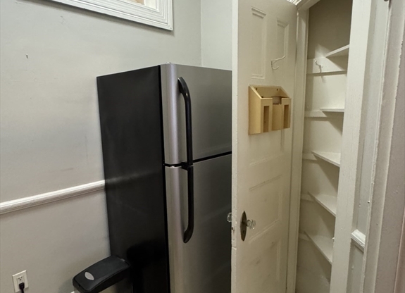 Studio, 1 bath, 450 sqft, $2,300, Unit 108