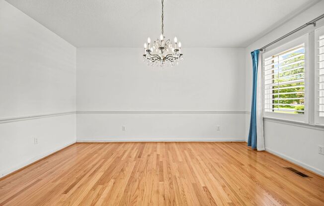 3 Bedroom 2 Bathroom- Small Pets Okay