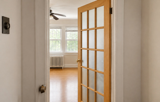 Bright Studio Steps to Quincy Center – Huge Walk-In Closet, Heat & Hot Water Included!