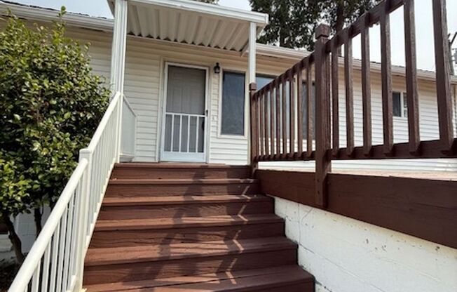 4 Bedroom 2 Bath Country home Dundee OR. PGE included in rent