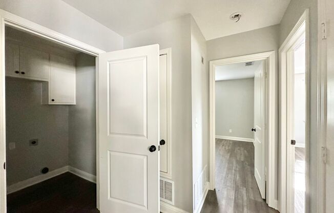 2 beds, 1 bath, 875 sqft, $975, Unit Unit 8