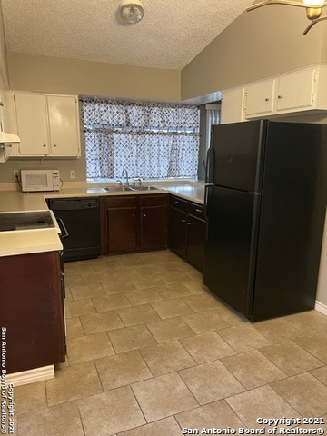 6614 CEDAR HL