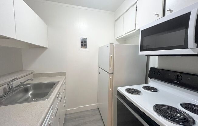 Studio, 1 bath, $1,295, Unit H