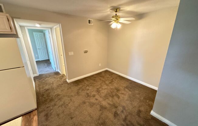 1 bed, 1 bath, $1,295, Unit 124