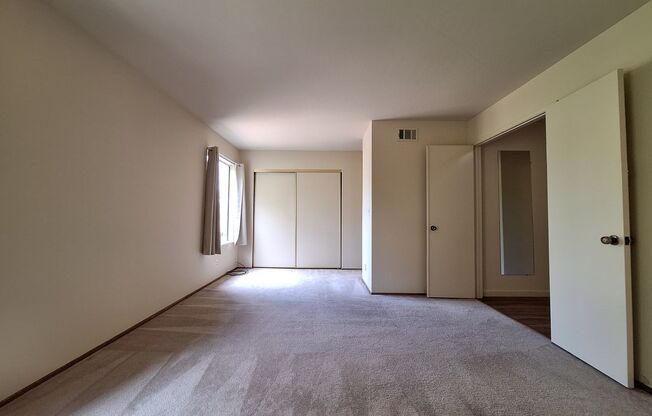 Spacious 4bd Tri-Level Home w/Central Heat, Laundry Room, & Attached Garage