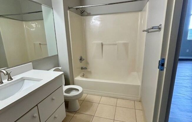 2 beds, 2 baths, 1,028 sqft, $1,499, Unit 406