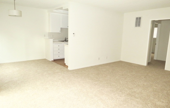 2 beds, 1.5 baths, $2,795, Unit 40-2