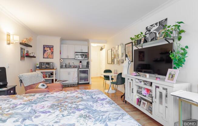 Studio, 1 bath, $3,105, Unit 9BB