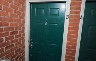 806 COLLEGE LN #K