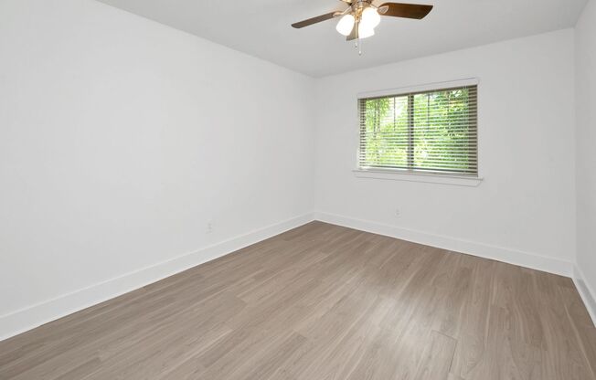 2 beds, 1 bath, 706 sqft, $1,202, Unit 25