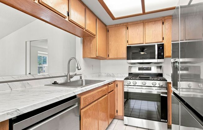 Open 3-Bedroom, 2-Bath Condo With LAKE VIEWS!