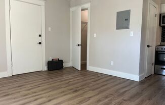 Studio, 1 bath, 300 sqft, $1,100, Unit 1317-6