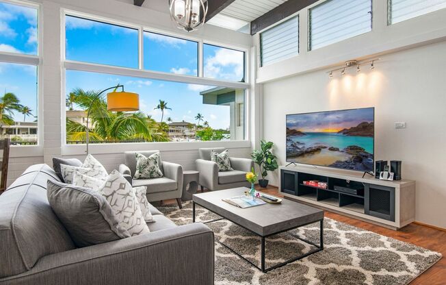 BRAND NEW to the market with NEW JACUZZI! Marina Front 3br/2ba