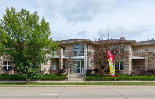 Fox Pointe Apartments - Adjacent to UWO