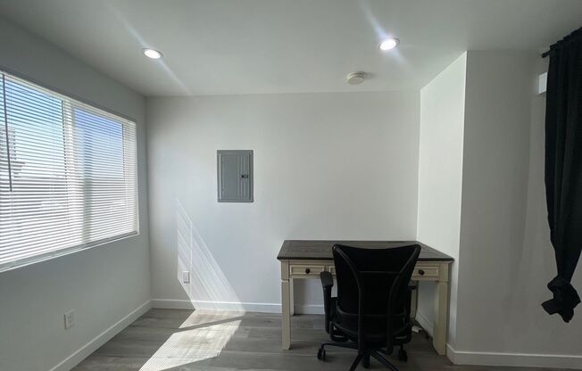 Studio, 1 bath, 348 sqft, $1,495, Unit 38