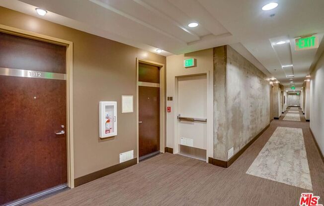 1 bed, 1 bath, 800 sqft, $2,550, Unit 819