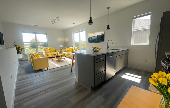 2 beds, 2 baths, 1,034 sqft, $1,775, Unit 125 Boneset Ave. Apt 16