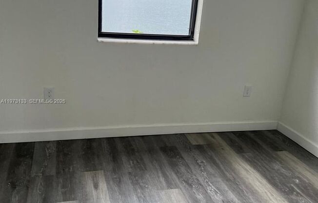 20564 NE 5TH PL MIAMI, FL 33179